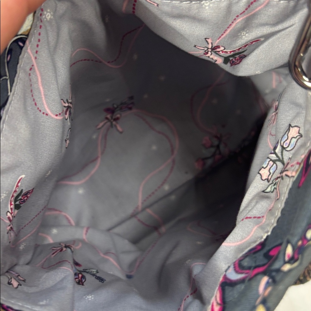 Vera Bradley Floral Quilted Women's Purse - Picture 6 of 9